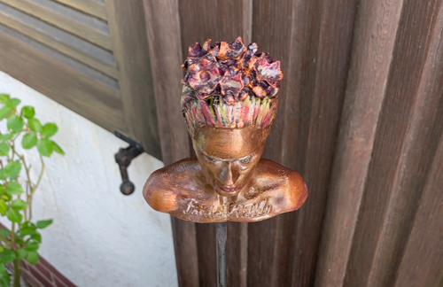 Gartenstecker > Frida Kahlo < Kupfer