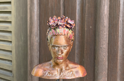 Gartenstecker > Frida Kahlo < Kupfer