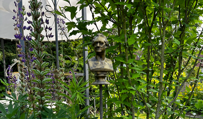 Gartenstecker > Goethe < Old Gold