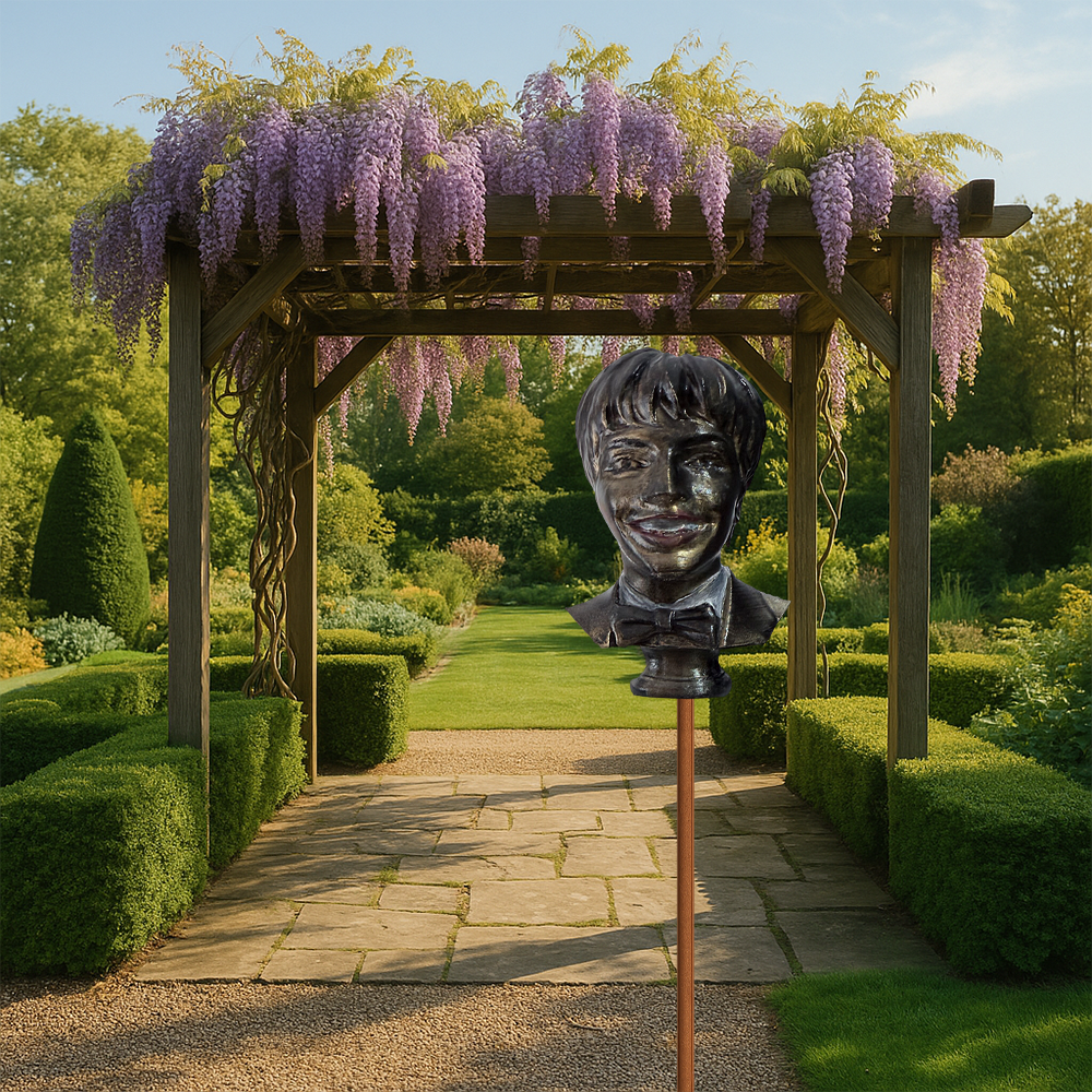 Gartenstecker > Joyful Diva < antik